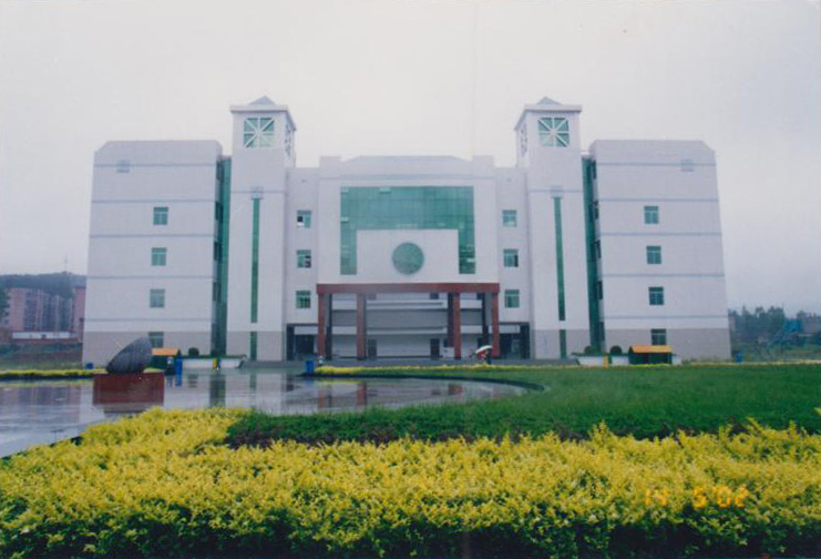 襄樊学院三号教学楼（省优工程）.jpg